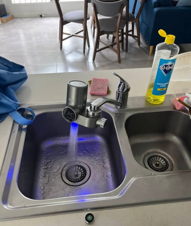 Kitchen sink with water filter installation